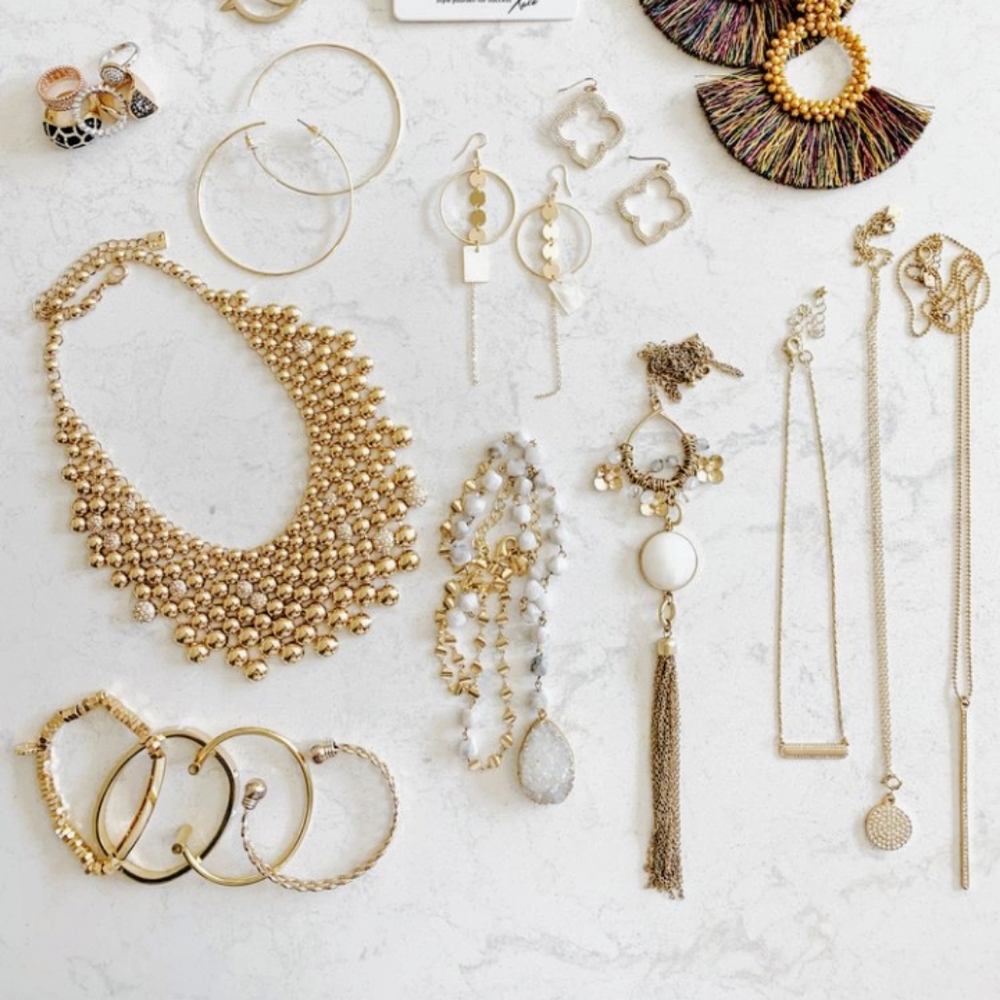 Unlisted Jewelry Show✨💎 Like This Flyer to be notified ♥️